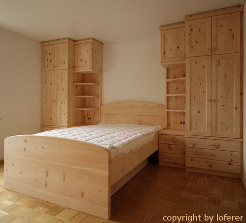 schlafzimmer-aus-zirbenholz