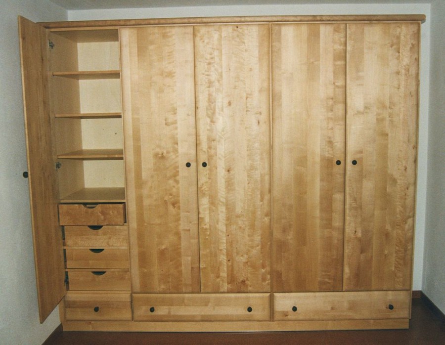 Schlafzimmer Birke von der Schreinerei Loferer in Sufferloh bei
