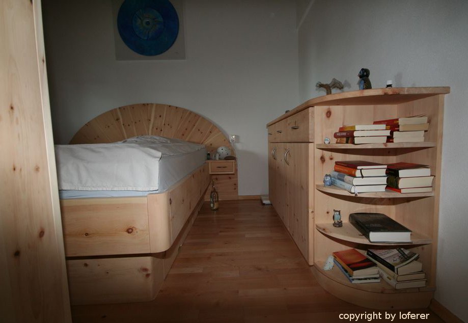Zirbenholzschlafzimmer